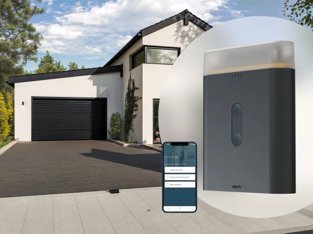 Porte de garage et maison connectée : simplifiez votre quotidien avec Somfy