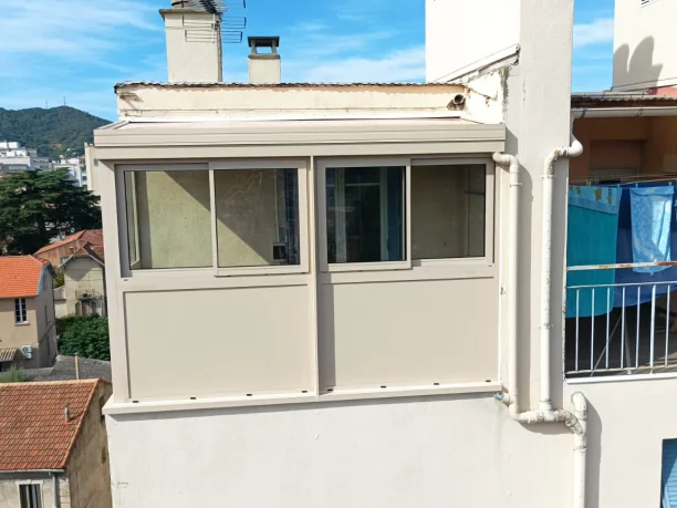 Loggia Terra dune aluminium Profils Systèmes fabrication PASCAL Menuiserie Alès vue extérieure après