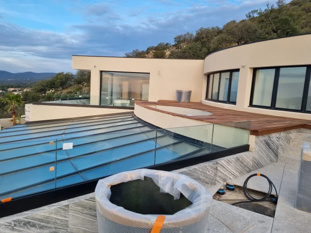 Verrière aluminium Cuzco Profils Systèmes fabrication Pascal Menuiserie Beauvallon toiture