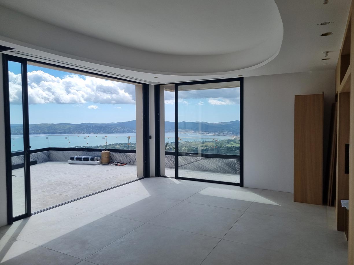 Actualités > Réalisation de menuiseries sur mesure vue sur mer