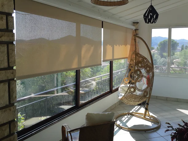 Comment garder sa maison fraîche dès le printemps ? Nos solutions efficaces