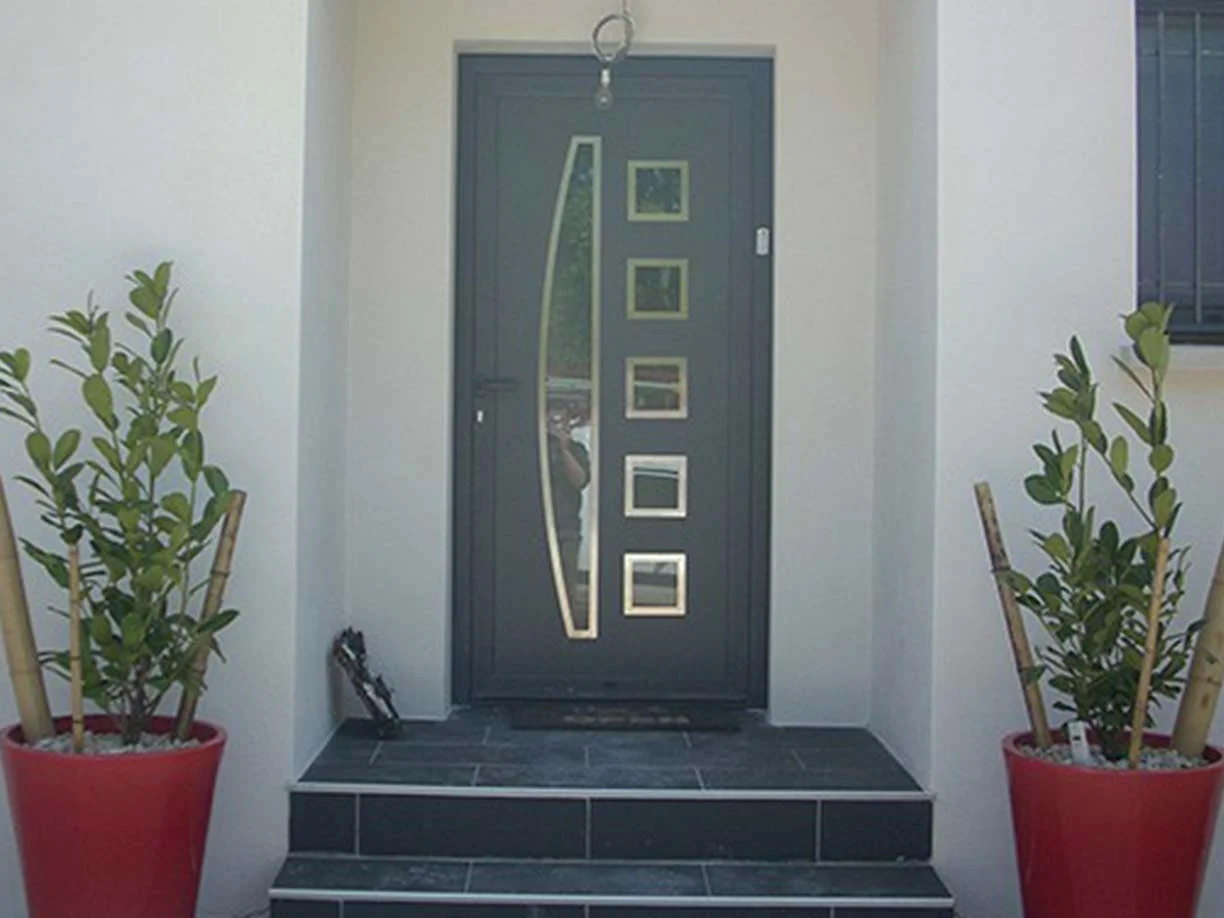 Porte d’entrée Aluminium - Grise décorée