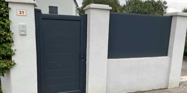 Faites installer votre clôture aluminium par un professionnel près de chez vous