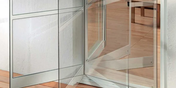 Moustiquaire battante