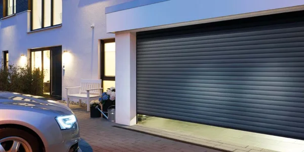 Une porte enroulable pour gagner de la place